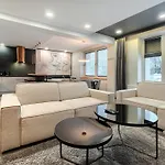 Jacuzzi A&j Aparts Апартаменты *