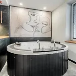 Апартаменты Jacuzzi A&j Aparts
