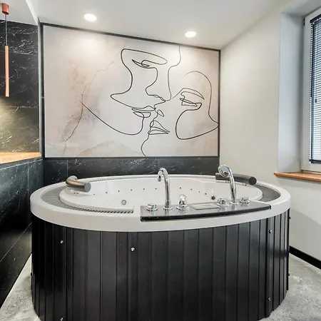 Апартаменти Jacuzzi A&j Aparts