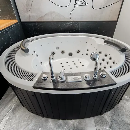 Jacuzzi A&j Aparts Гдыня